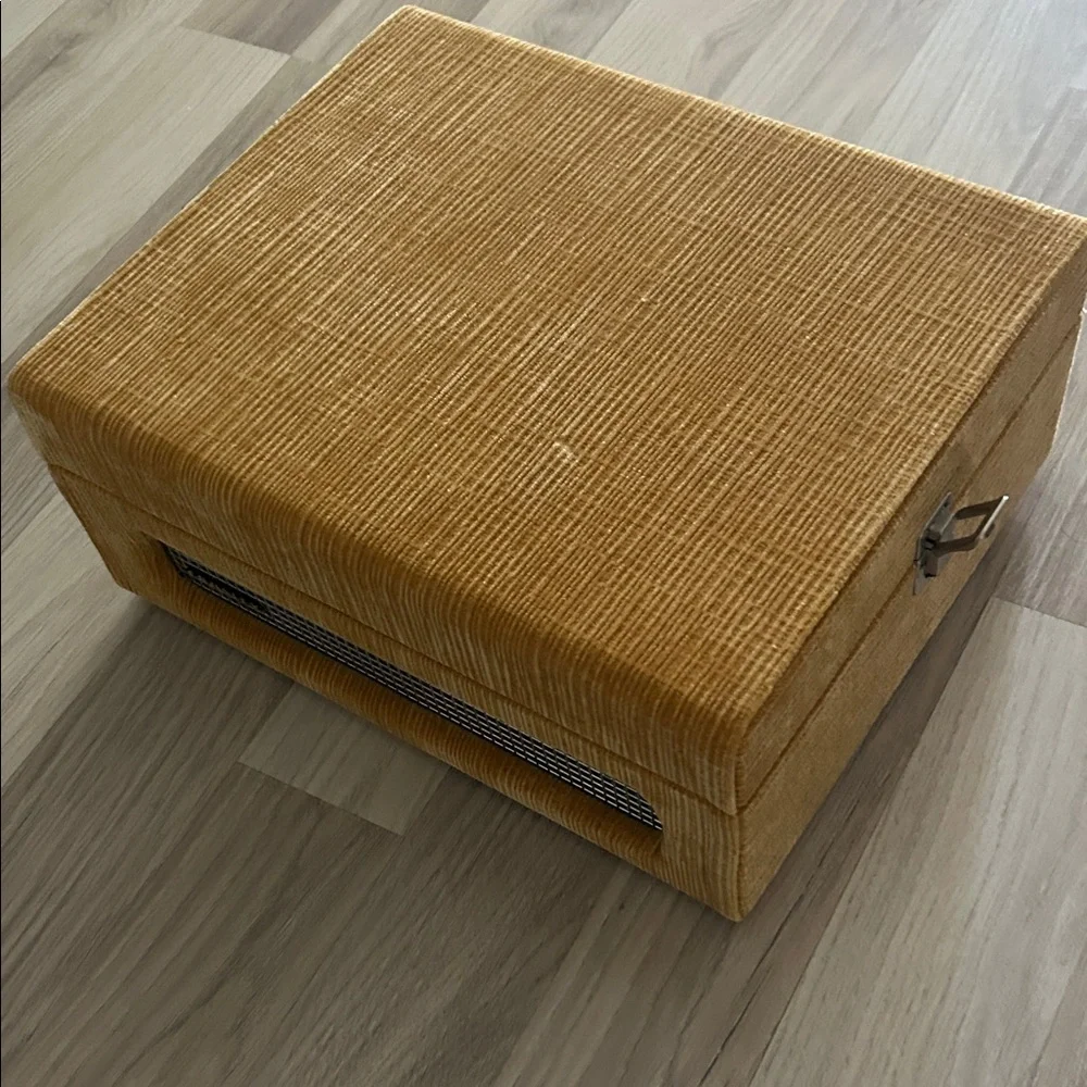 Crosley Vintage-Style Turntable in Mustard and Black - Picture 4 of 4